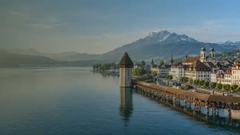 Lungolago e rive della Reuss – Lucerna